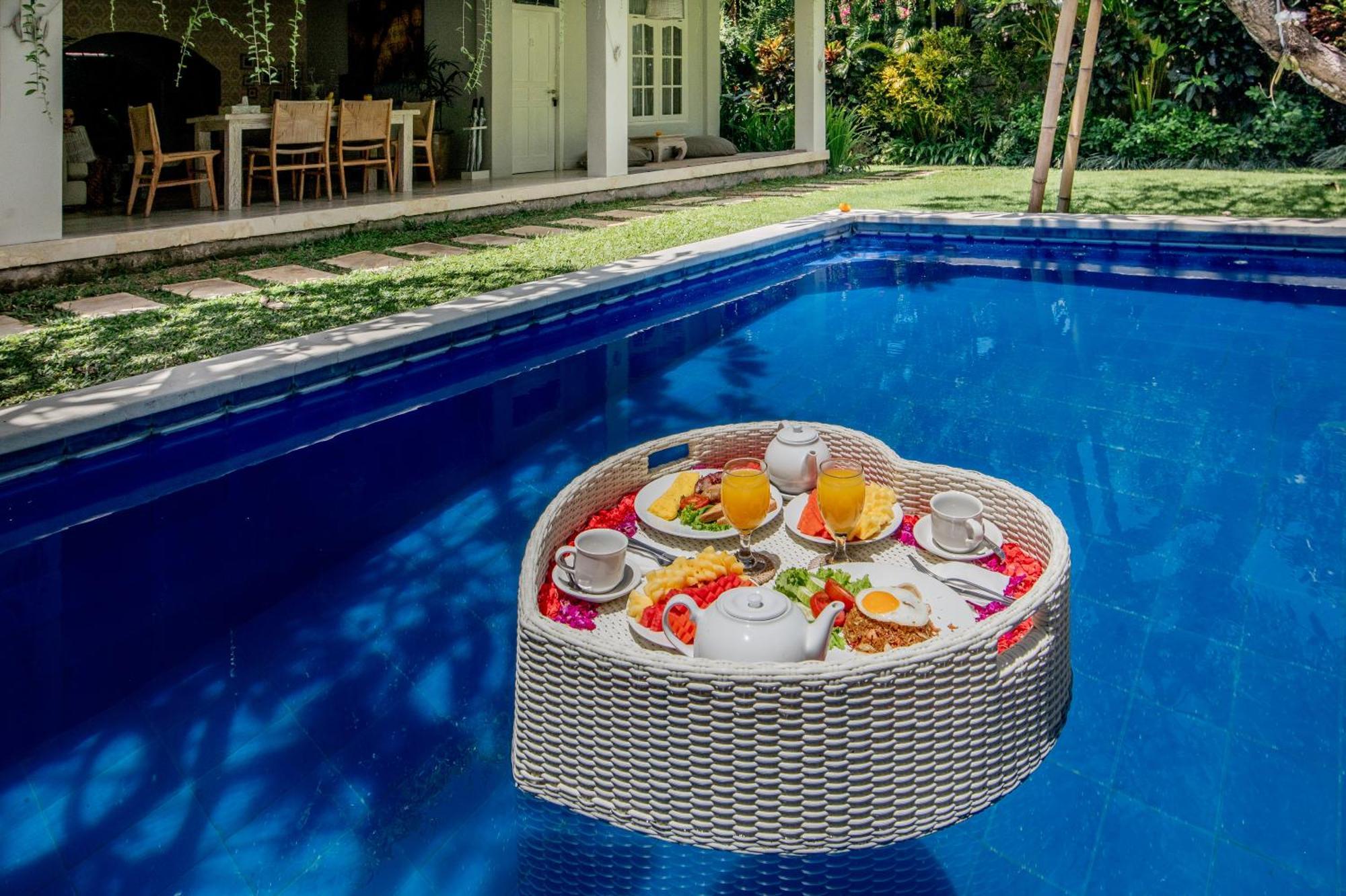 Villa Lodek Deluxe Seminyak Eksteriør bilde