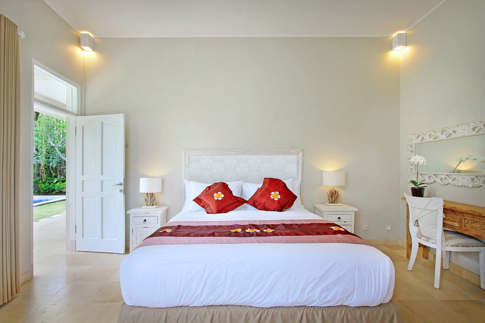 Villa Lodek Deluxe Seminyak Eksteriør bilde